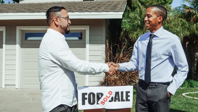Rent vs Sell in Bradenton: How to Choose (2026)